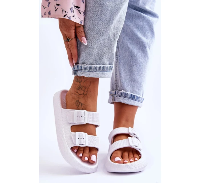 Dámské pěnové sandály s pruhy Bíle Sharmen
