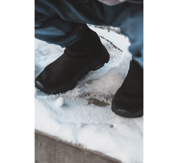 Dětské sportovní boty ze  černé model 21634684 - Boto