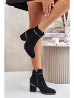 Zateplené dámské boty na podpatku s ozdobným páskem černé model 21675634 - VINCEZA
