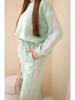 Dámský viskózový máslový komplet s lampasy tmavý model 22011676 - K-Fashion Dámský viskózový máslový komplet s lampasy tmavý model 22011676 - K-Fashion