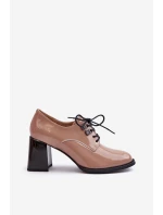 Dámské lakované polobotky na podpatku béžové model 21655430 - VINCEZA