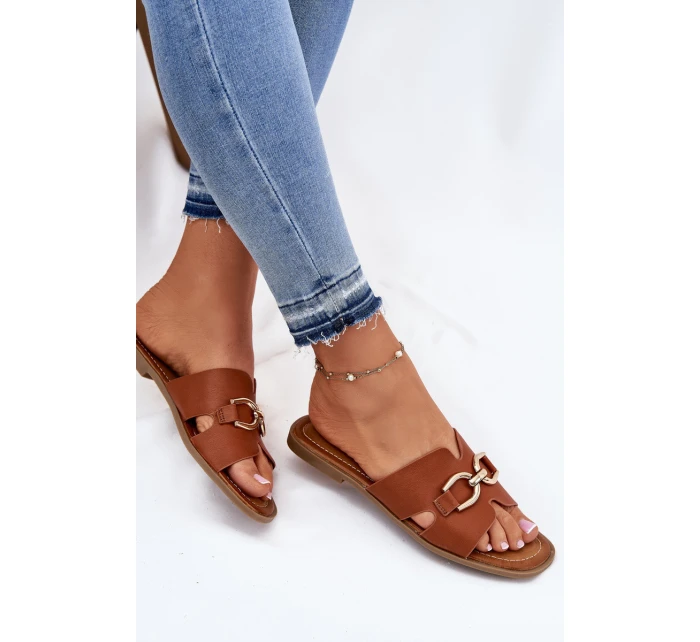 Dámské Plné Sandály S Dekorativním Detalem Hnědé model 21697826 - EVENTO Dámské Plné Sandály S Dekorativním Detalem Hnědé model 21697826 - EVENTO