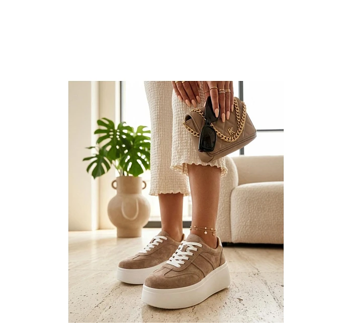 Sportovní boty na platformě model 226587 Solea