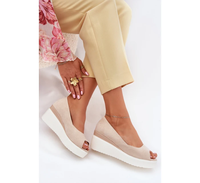 Dámské Sandály Na Klínu Z Eko Semiše Světle Béžové Velira
