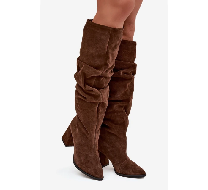 Dámské zateplené kozačky na podpatku s mačkanou holení Zazoo – hnědé, pravý semiš Dámské zateplené kozačky na podpatku s mačkanou holení Zazoo – hnědé, pravý semiš