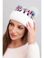 Dámská zimní čepice s vlnou a nápisem s velkým bambulí K422 bílá Dámská zimní čepice s vlnou a nápisem s velkým bambulí K422 bílá