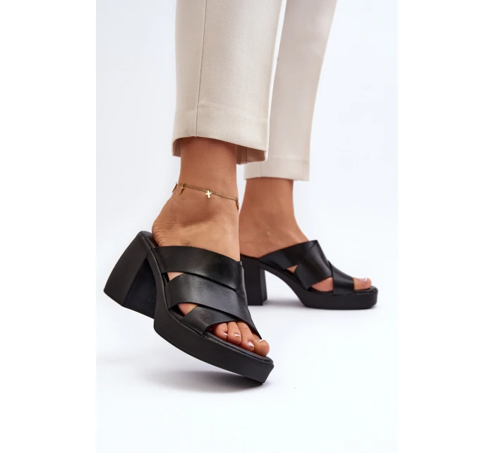 model 21647955 Kožené sandály na podpatku černé - Zazoo