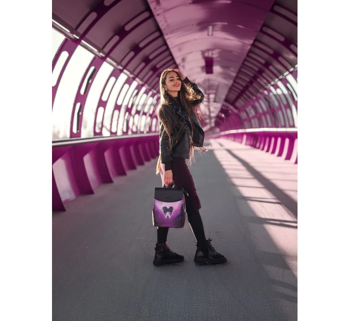 Dámský batoh s klopou Vushie Vivian Rounded Flap Backpack Dámský batoh s klopou Vushie Vivian Rounded Flap Backpack