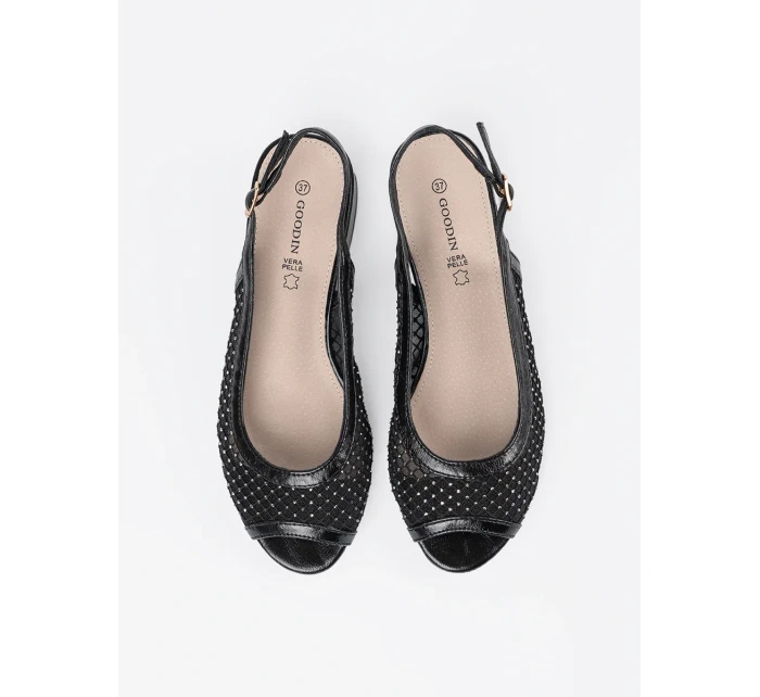 Moderní černé dámské  sandály Obcas