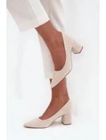 Dámské lodičky se špičatou špičkou na blokovém podpatku Pavira – béžové Dámské lodičky se špičatou špičkou na blokovém podpatku Pavira – béžové