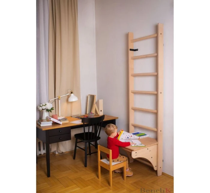 DŘEVĚNÝ ŽEBŘÍK S LAVIČKOU 112