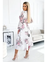 Bílé dámské midi šaty se vzorem výstřihem a páskem model 21729072 - numoco basic Bílé dámské midi šaty se vzorem výstřihem a páskem model 21729072 - numoco basic