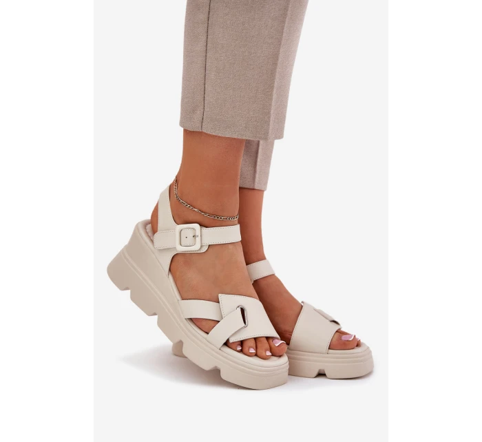 Dámské Kožené Sandály Na Klínu Artiker model 21695626 Béžové - Boto Dámské Kožené Sandály Na Klínu Artiker model 21695626 Béžové - Boto