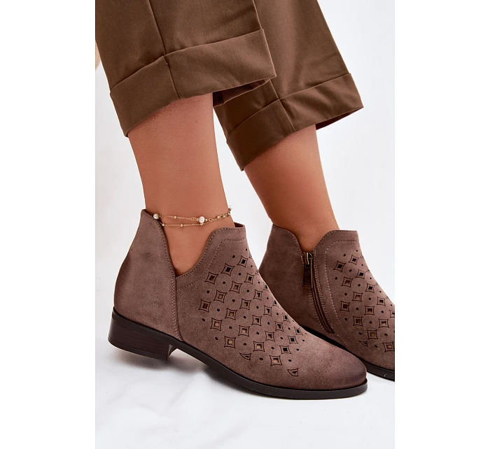 Dámské perforované kotníkové boty na nízkém podpatku Vinceza 58626 tmavě béžové Dámské perforované kotníkové boty na nízkém podpatku Vinceza 58626 tmavě béžové