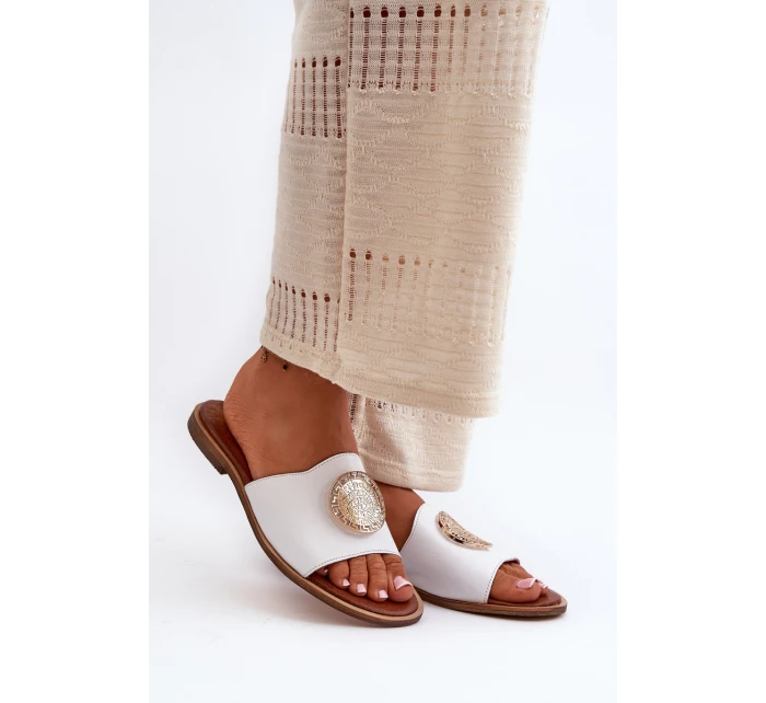 Zazoo 2938 Kožené Žabky Na Ploché Podrážce S Ozdobou Bílé