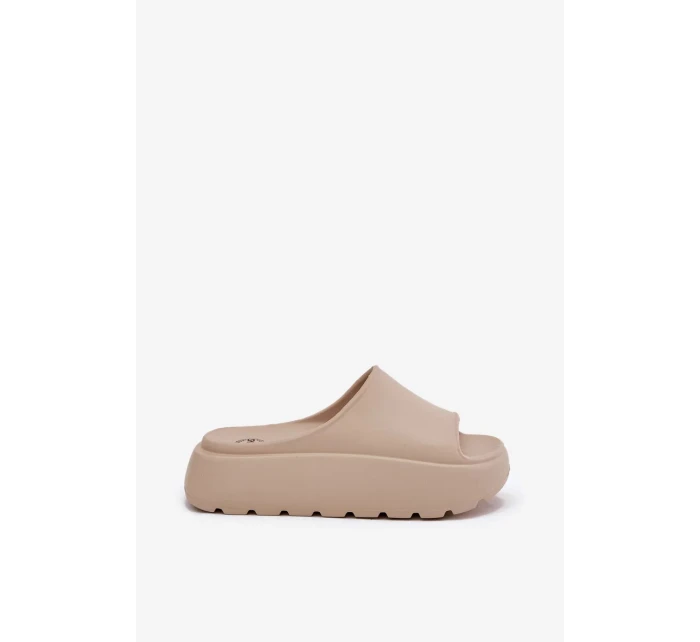 Dámské pěnové pantofle na platformě – béžové