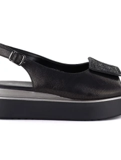 Dámské sandály na silné platformě černé Potocki SZ12590