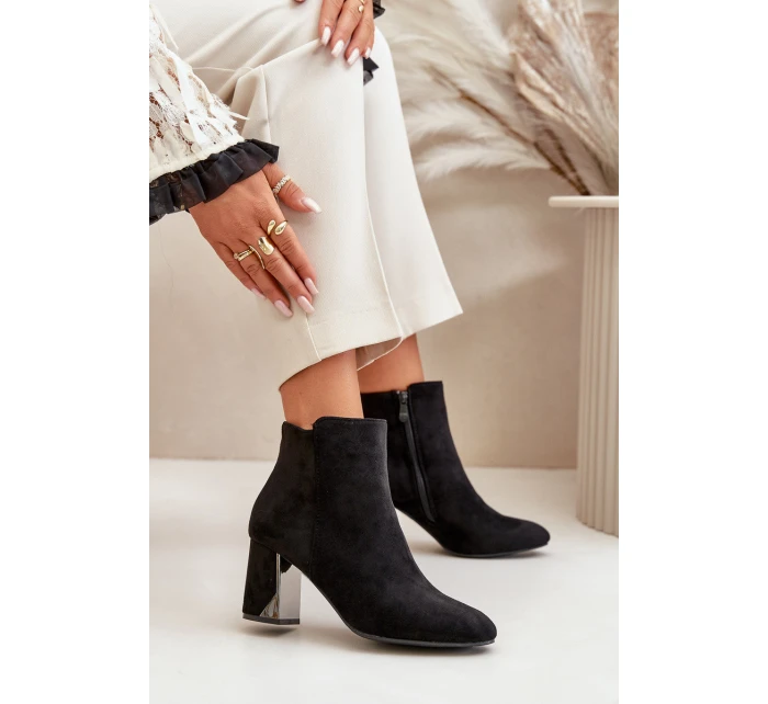 Zateplené Kotníkové Boty Na Podpatku S Zrcadlovým Prvkem Černé Silvare Zateplené Kotníkové Boty Na Podpatku S Zrcadlovým Prvkem Černé Silvare