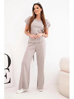 Dámský komplet z maslového materiálu s halenkou s krátkým rukávem a kalhotami se širokou nohavicí fango