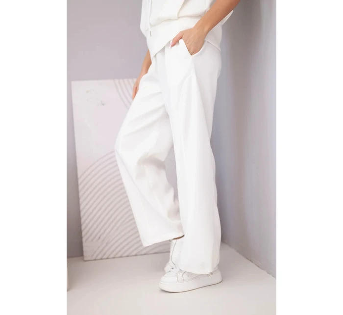 Dámský komplet mikina s kapucí a volné kalhoty se šňůrkou máslový ecru