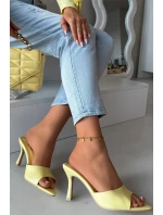 Lakované dámské nazouváky na podpatku Žluté Lirissa Lakované dámské nazouváky na podpatku Žluté Lirissa