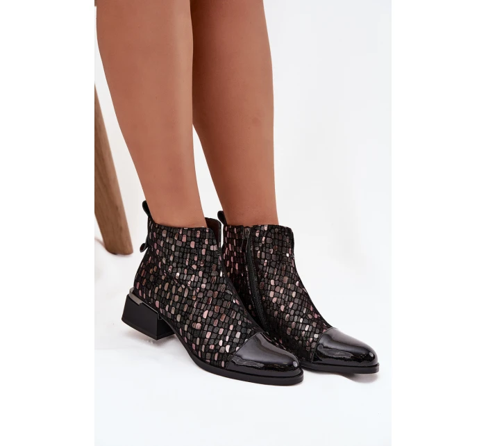 Lakované dámské kotníkové boty z pravé kůže na nízkém podpatku D&A LZ52-960 Černé