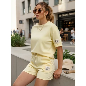 Dámská viskózová souprava s motýlem a šortkami žlutá FashionStreet AY1196 Dámská viskózová souprava s motýlem a šortkami žlutá FashionStreet AY1196