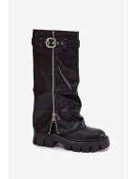 Dámské zateplené kozačky s vyhrnutou holení, přezkou a stříbrným zipem Armena – černé, eko semiš Dámské zateplené kozačky s vyhrnutou holení, přezkou a stříbrným zipem Armena – černé, eko semiš