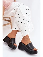 Dámské nazouváky na platformě Černé Virelia Dámské nazouváky na platformě Černé Virelia