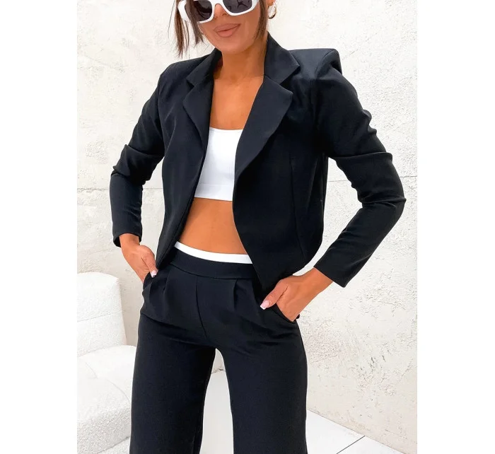 Černý dámský komplet krátké sako a široké kalhoty model 20119919 - Moon Černý dámský komplet krátké sako a široké kalhoty model 20119919 - Moon