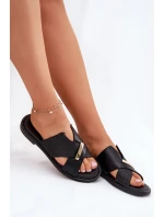 Dámské Pantofle Na Plochém Podpatku S Ozdobným Detalem model 21697192 Černé - VINCEZA Dámské Pantofle Na Plochém Podpatku S Ozdobným Detalem model 21697192 Černé - VINCEZA