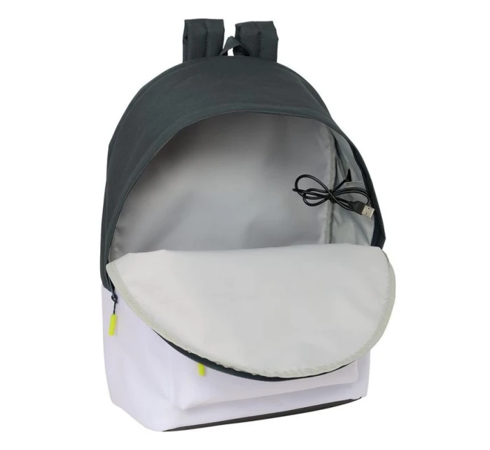 Sportovní batoh Realu Madrid s USB a pro notebook batoh model 21256382 - Inny Sportovní batoh Realu Madrid s USB a pro notebook batoh model 21256382 - Inny