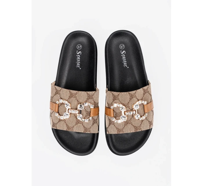 Pohodlné černé  nazouváky dámské na plochém podpatku