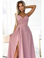 CHIARA Elegantní dlouhé dámské maxi šaty na ramínkách ve špinavě růžové barvě model 20119792 - numoco CHIARA Elegantní dlouhé dámské maxi šaty na ramínkách ve špinavě růžové barvě model 20119792 - numoco
