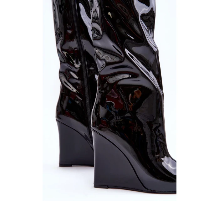 Černé patentované boty na klínku Delinn