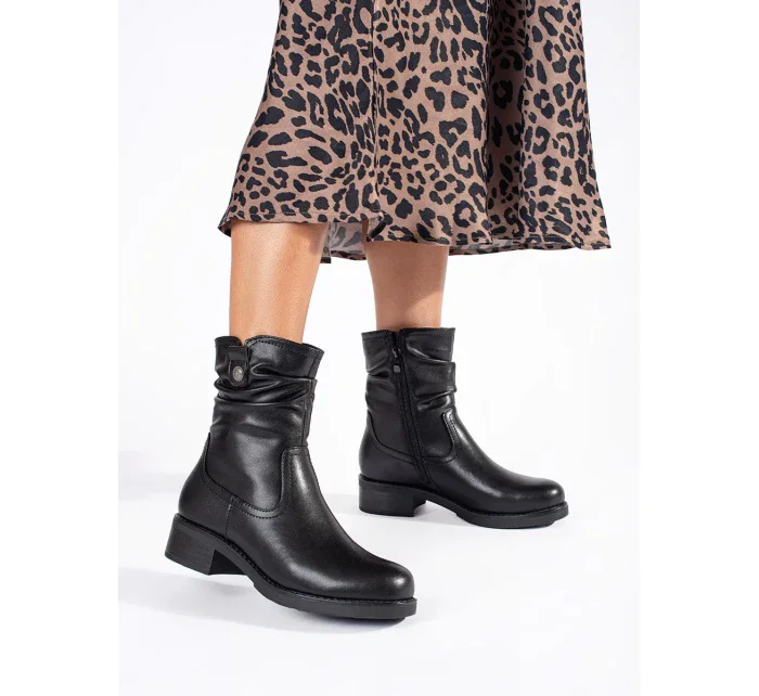 Pohodlné dámské černé kotníčkové boty na širokém podpatku Pohodlné dámské černé kotníčkové boty na širokém podpatku