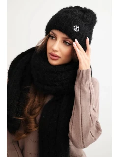 Dámská souprava čepice a šály s proužkem s ozdobou černý