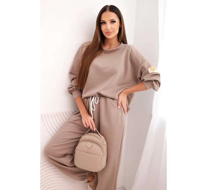 Dámský set máslový s volnou mikinou a kalhotami s nápisem LOVE fango Dámský set máslový s volnou mikinou a kalhotami s nápisem LOVE fango