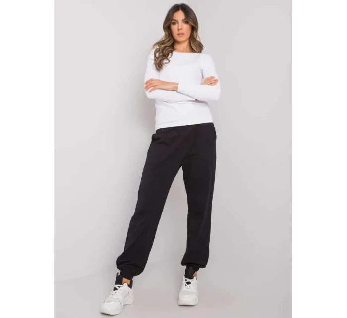 Souprava RV KMPL 7338.07X bílá a černá Souprava RV KMPL 7338.07X bílá a černá