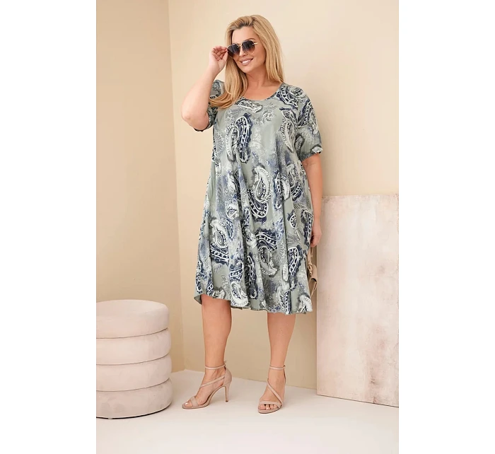 Dámské viskózové šaty Plus Size s krátkým rukávem a model 22043104 střihem khaki - K-Fashion