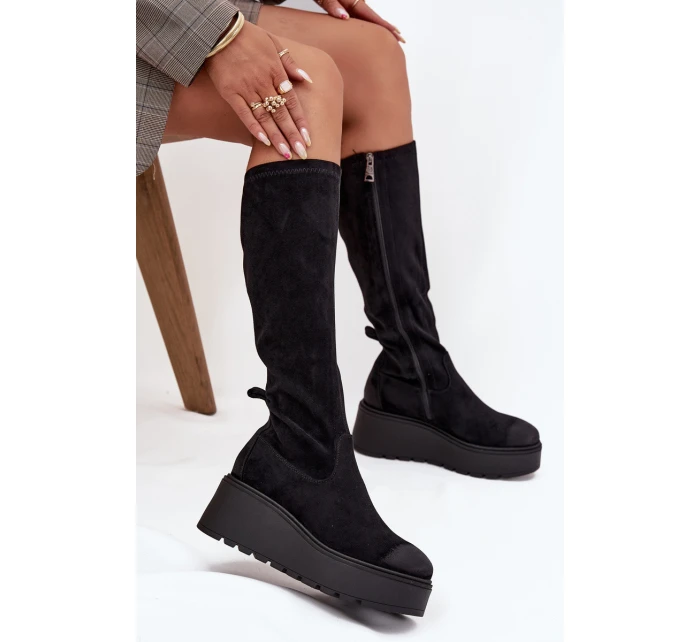 Dámské kozačky nad kolena na platformě a klínku Vinceza – černé Dámské kozačky nad kolena na platformě a klínku Vinceza – černé
