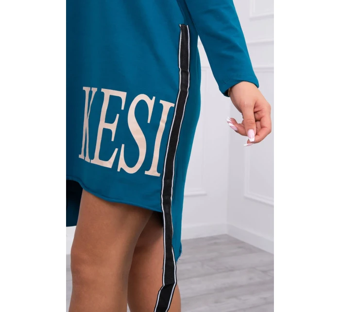 model 18747263 šaty s kapucí a potiskem - K-Fashion model 18747263 šaty s kapucí a potiskem - K-Fashion