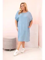 Dámské šaty Plus Size z model 21145762 s řasením a kapsami světle džínové - K-Fashion