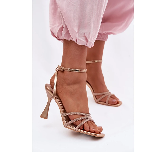 Sandály na podpatku  model 226508 Step in style