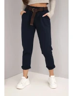 Dámské kalhoty bavlněné s páskem a ohrnutým nohavicemi model 21890018 - K-Fashion Dámské kalhoty bavlněné s páskem a ohrnutým nohavicemi model 21890018 - K-Fashion