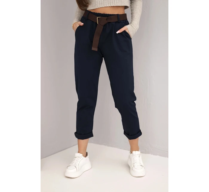 Dámské kalhoty bavlněné s páskem a ohrnutým nohavicemi model 21890018 - K-Fashion Dámské kalhoty bavlněné s páskem a ohrnutým nohavicemi model 21890018 - K-Fashion