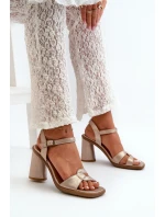 Kožené sandály na podpatku Maciejka 06029-25 Zlaté