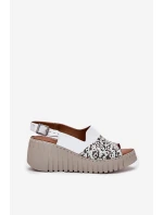 Dámské Sandály Z Přírodní Kůže Na Klínu Bílé model 21697709 - Artiker