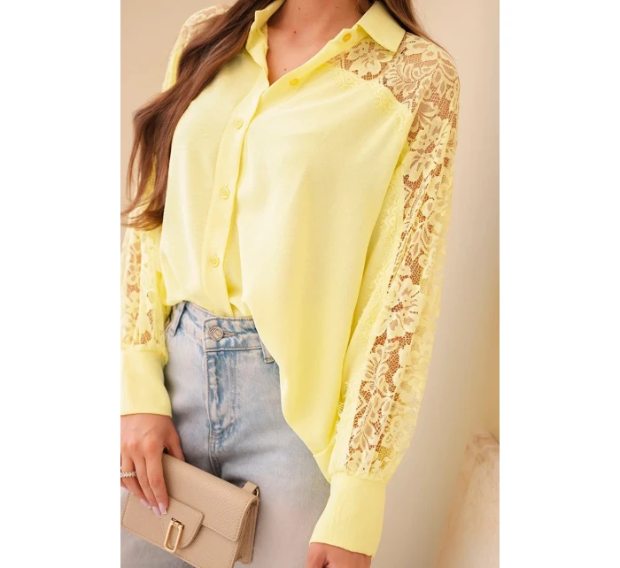 Dámská viskózová košile s krajkovými rukávy a límečkem žlutá
