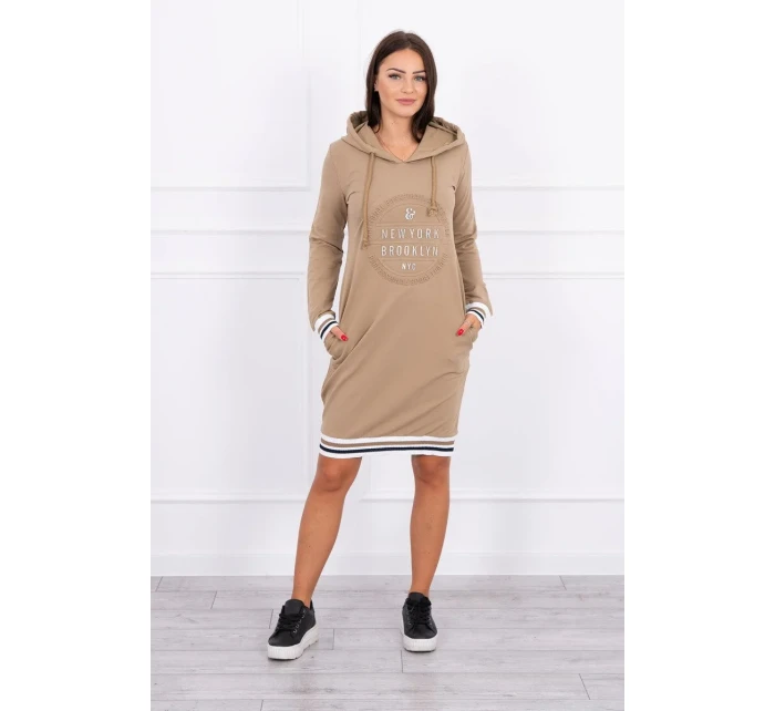 Brooklynské velbloudí šaty